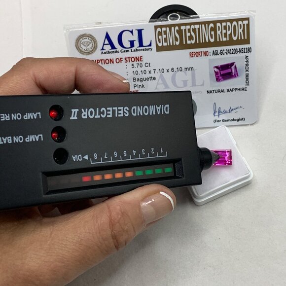 Elegant Pink Gemstone Sapphire - Picture 3 of 14